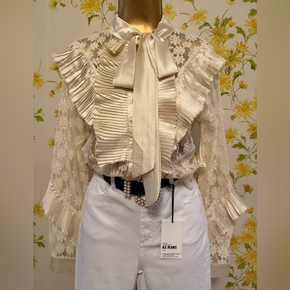 NWOT long sleeve victorian blouse in cream color  size L - Picture 1 of 15